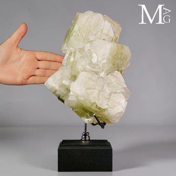 Prachtige muntgroene apofyllietcluster met grote, goed, Verzamelen, Mineralen en Fossielen