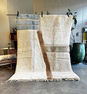 Marokkaans Berber Mrirt tapijt van wol - Vloerkleed - 300 cm, Huis en Inrichting, Stoffering | Tapijten en Kleden, Nieuw