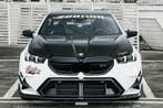 Dit betreft een BMW G90 G99 M5 carbon SQ Motorkap, Verzenden