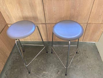 Fritz Hansen - Kruk (2) - FRITZ HANSEN barkruk - Staal,