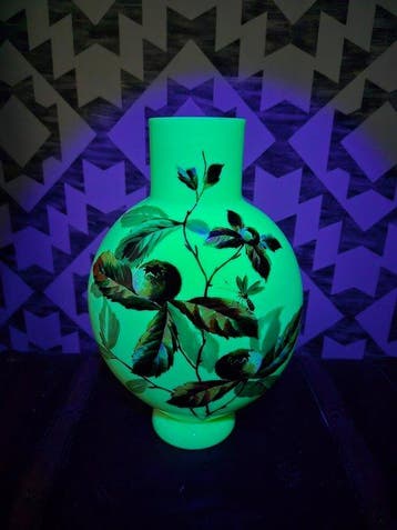 Harrach - Vaas - Opaline glas, Antiek en Kunst