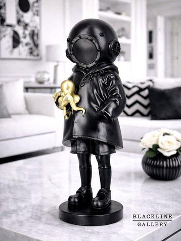 BlackLine Gallery - Beeldje - Deep Diver – 23 cm - Banksy