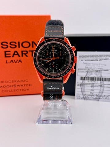 Omega x Swatch - MoonSwatch - Mission on Earth Lava - Zonder, Nieuw