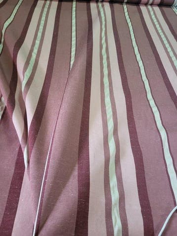 Prachtige gestreepte stof gemaakt in Italië. - Textiel - 600