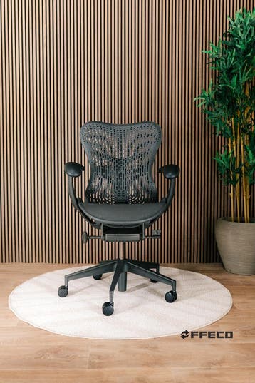 Nieuwste Model Herman Miller Mirra 2 - Inclusief Garantie, Verzenden, Zwart, Zo goed als nieuw, Bureaustoel