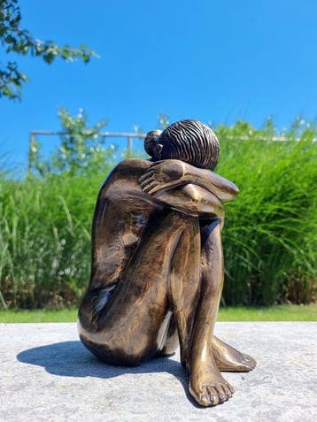 sculptuur, Gehurkte vrouw - 30 cm - Brons