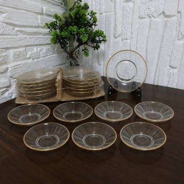 Vintage Pressed Glass Turkish Delight Dessert Plates - Bord