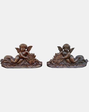 Beeld, Pair walnut cherub statues / sculptural overdoor