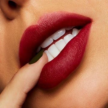 MAC Cosmetics Powder Kiss Make Love To The Camera Liquid, Ophalen of Verzenden, Nieuw, Lippen, Make-up