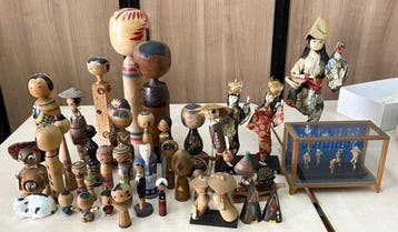 Japanse volkskunstcollectie incl. Kokeshi-poppen, gemengd