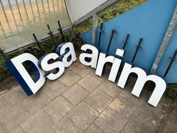 Set van 7 gevelletters / reclameletters met verlichting, Ophalen, Gebruikt