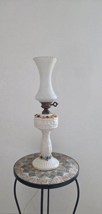 Bassano - Nachtlampje - met opaalglas kap – cherub