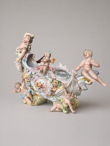 Kom - A Large 20th-Century Sitzendorf Porcelain Figural