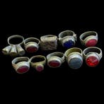 Post-middeleeuws Brons, een lot van 10 Ring - Post Medieval