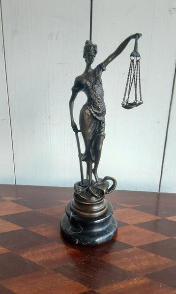 Beeld, Vrouwe Justitia - 23 cm - Brons, Marmer, Antiek en Kunst