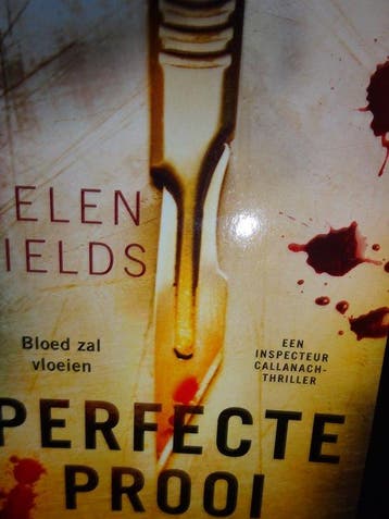 Perfecte prooi - special Kruidvat / D.I. Callanach / 2, Boeken, Verzenden, Gelezen, Helen Fields