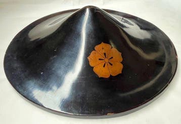 Prachtig familiewapen jingasa (hoed, helm) - Japan - Meiji