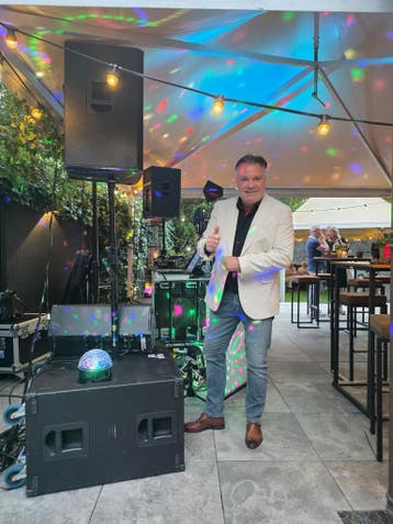 Zanger entertainer Hollands betaalbaar volkszanger drive in, Dj