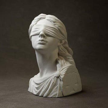 sculptuur, Plaster Bust of the Goddess of Justice – A, Antiek en Kunst