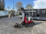 ( Verkocht ) Takeuchi TB 210 R minigraver met 3 bakjes