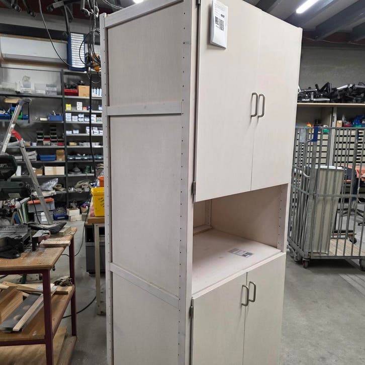 Mooie houten originele LUNDIA kast  met deuren afm 210x84x60, Huis en Inrichting, Kasten | Overige, Ophalen of Verzenden