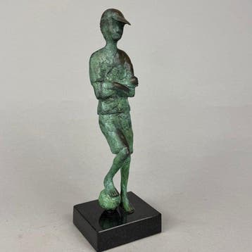 J. Chol - The Football fan - bronze