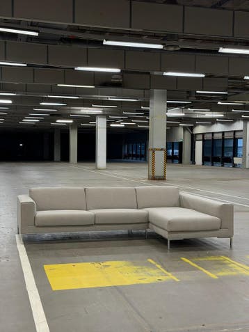 Design on Stock Aikon | Hoekbank | NIEUWSTAAT + Garantie, Huis en Inrichting, 250 tot 300 cm, Ophalen of Verzenden, Zo goed als nieuw