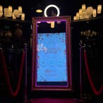 Luxe Fotobooth huren: Onbeperkt Printen / Props (Actie!), Hobby en Vrije tijd, Feestartikelen | Verhuur, Nieuw, Geboorte of Huwelijk