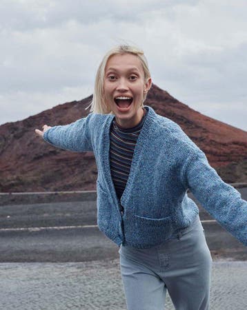 Breipatroon Damesvest Sully met zakken van Donegal Tweed+, Ophalen of Verzenden, Nieuw