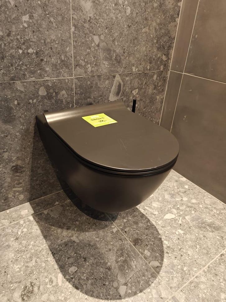 Showmodel zwarte toiletpot, randloos - 0025, Doe-het-zelf en Verbouw, Sanitair, Toilet, Nieuw, Ophalen