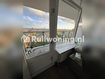 Woningruil: Flat in Den Haag Laak voor grotere flat, Huizen en Kamers, Den Haag