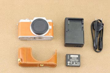 Panasonic Lumix DMC-GF7 Body + Accessoires Digitale camera, Nieuw