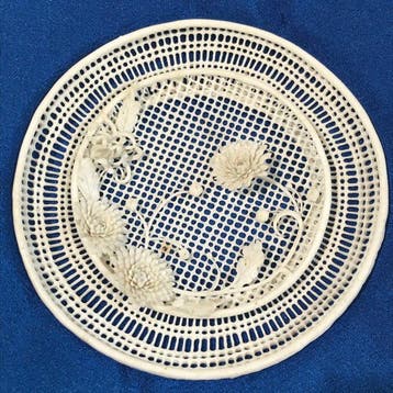 Oud Chinees wit porselein met netachtige structuur,, Antiek en Kunst