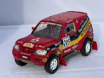 Solido 1:18 - Model raceauto - Mitsubishi Pajero Rally, Nieuw