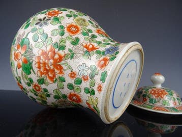 Vaas - Porselein - China - Qing Dynastie (1644-1911) -, Antiek en Kunst
