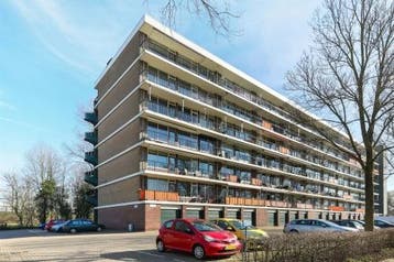 Te Huur 4 Kamer Appartement Matenalaan In Arnhem, Huizen en Kamers, Huizen te huur, Gelderland, Direct bij eigenaar, Appartement