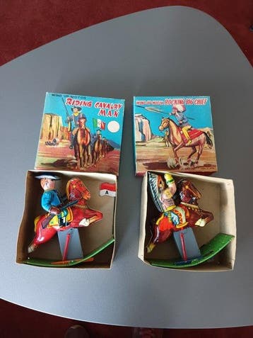 Yone - Riding Cavalry Man; Rocking Big Chief - Opwindbaar