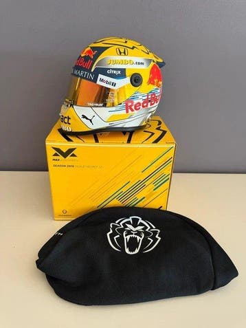 Red Bull Racing - Max Verstappen - Scale 1/2 helmet, Nieuw