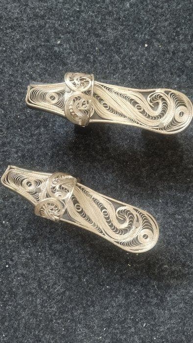 Decoratief ornament (2) - China - khaki schoenen, Antiek en Kunst, Antiek | Goud en Zilver