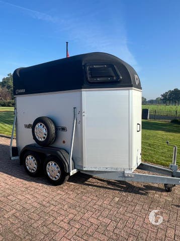 Oerdegelijke Henra 1,5 paards vol-alu! Zadelkamer!, Ophalen, Zo goed als nieuw, Aluminium, 1½-paards trailer
