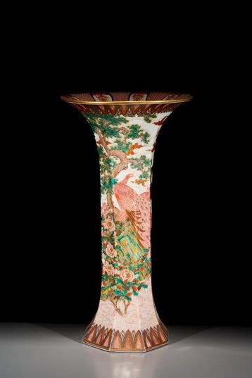 Vaas - Een grote Imari-porseleinen vaas van 60 cm hoog met