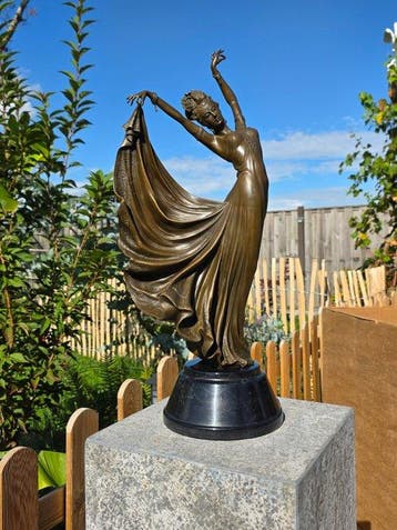 Beeld, Bronze: Lady with Dress - 57 cm - Brons, Marmer
