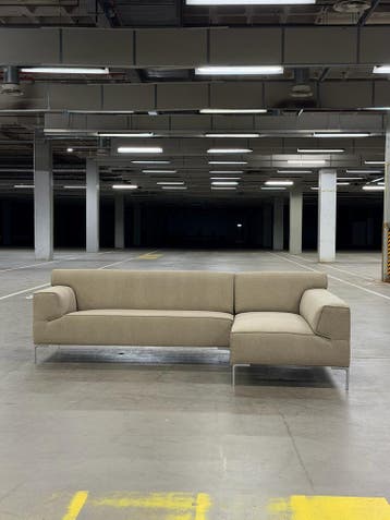 Design on Stock Bloq Bank | Beige | Nieuwstaat + Garantie, Huis en Inrichting, Banken | Bankstellen, 250 tot 300 cm, Stof, Ophalen of Verzenden