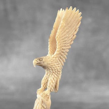 Snijwerk, NO RESERVE PRICE - Stunning Eagle Carving from a, Antiek en Kunst