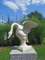 Beeldje - A standing swan - IJzer, Antiek en Kunst