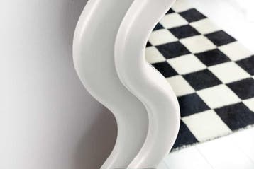 Design Wandspiegel CURVY 160cm wit - 45942, Huis en Inrichting, Woonaccessoires | Spiegels, Ophalen of Verzenden, Nieuw