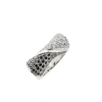 Witgouden pavéring met zwarte moissanite en diamanten; Ca.., Gebruikt, Ophalen of Verzenden, 17 tot 18, Met edelsteen