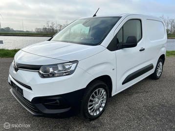 Zakelijke lease - Toyota ProAce CITY 1.2 Turbo Navigator 3e, Stof, Gebruikt, Wit, Handgeschakeld