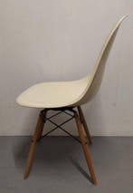 Herman Miller - Charles & Ray Eames - Stoel - DSW -