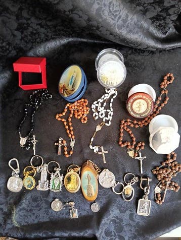Themacollectie - Verzameling vintage devotionele voorwerpen